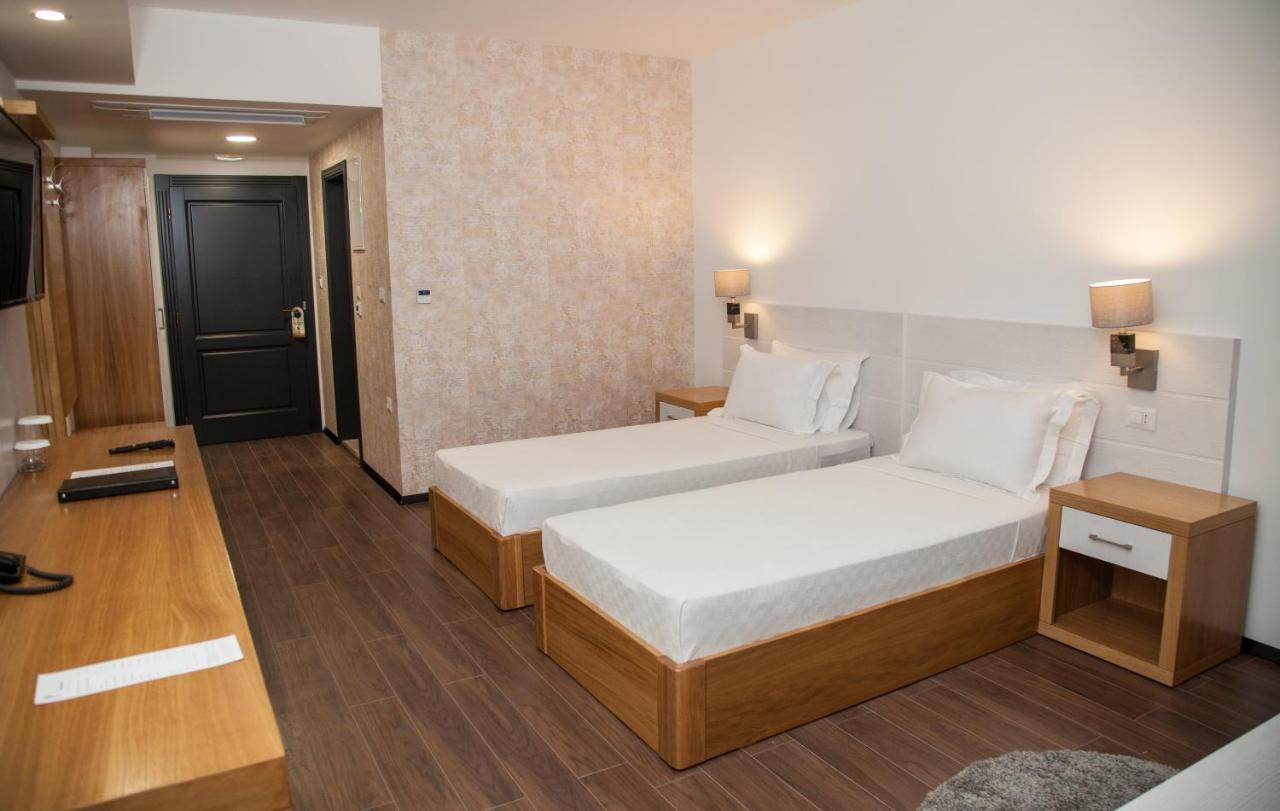 Hotel Sky Gyevgyelija Kültér fotó